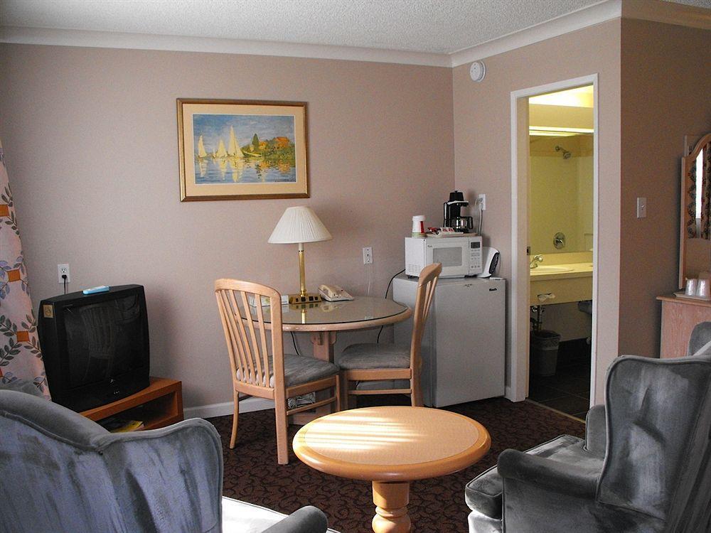 Glenwood Inn & Suites Trail Eksteriør billede