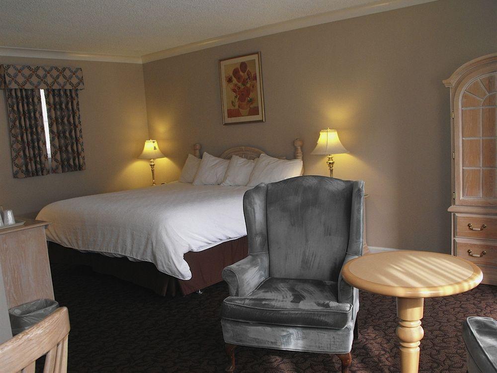 Glenwood Inn & Suites Trail Eksteriør billede