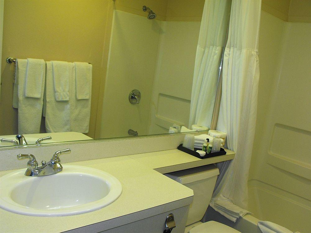 Glenwood Inn & Suites Trail Eksteriør billede