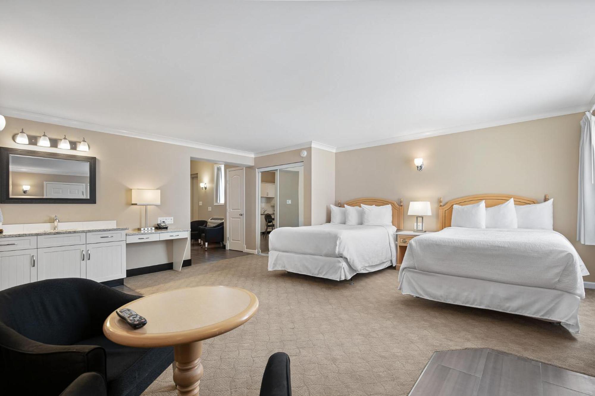 Glenwood Inn & Suites Trail Eksteriør billede
