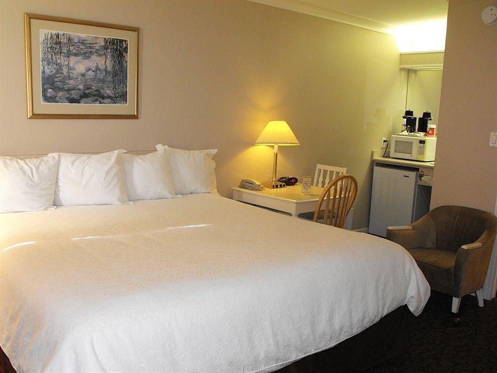 Glenwood Inn & Suites Trail Eksteriør billede