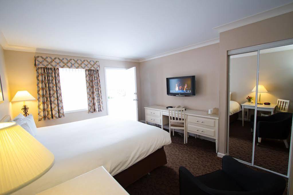 Glenwood Inn & Suites Trail Eksteriør billede